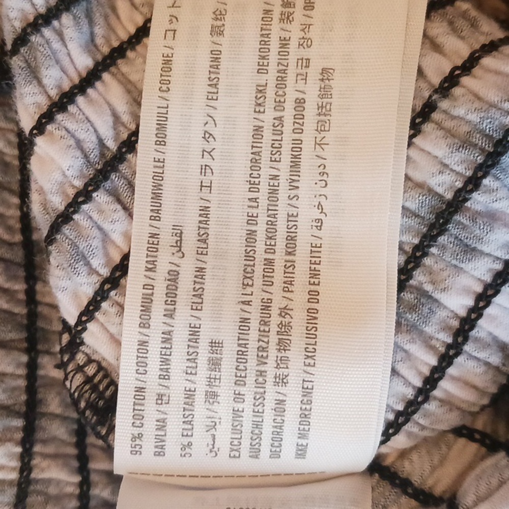 Hollister Smocked Crop Top Blouse Black & White Short Sleeve Jrs L - Picture 8 of 9